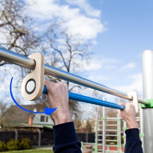 Hang Challenge Bar for Upper Body Workouts. Build Upper Body Strength with Our High-Quality Steel Rotating Hang Challenge Bar.
