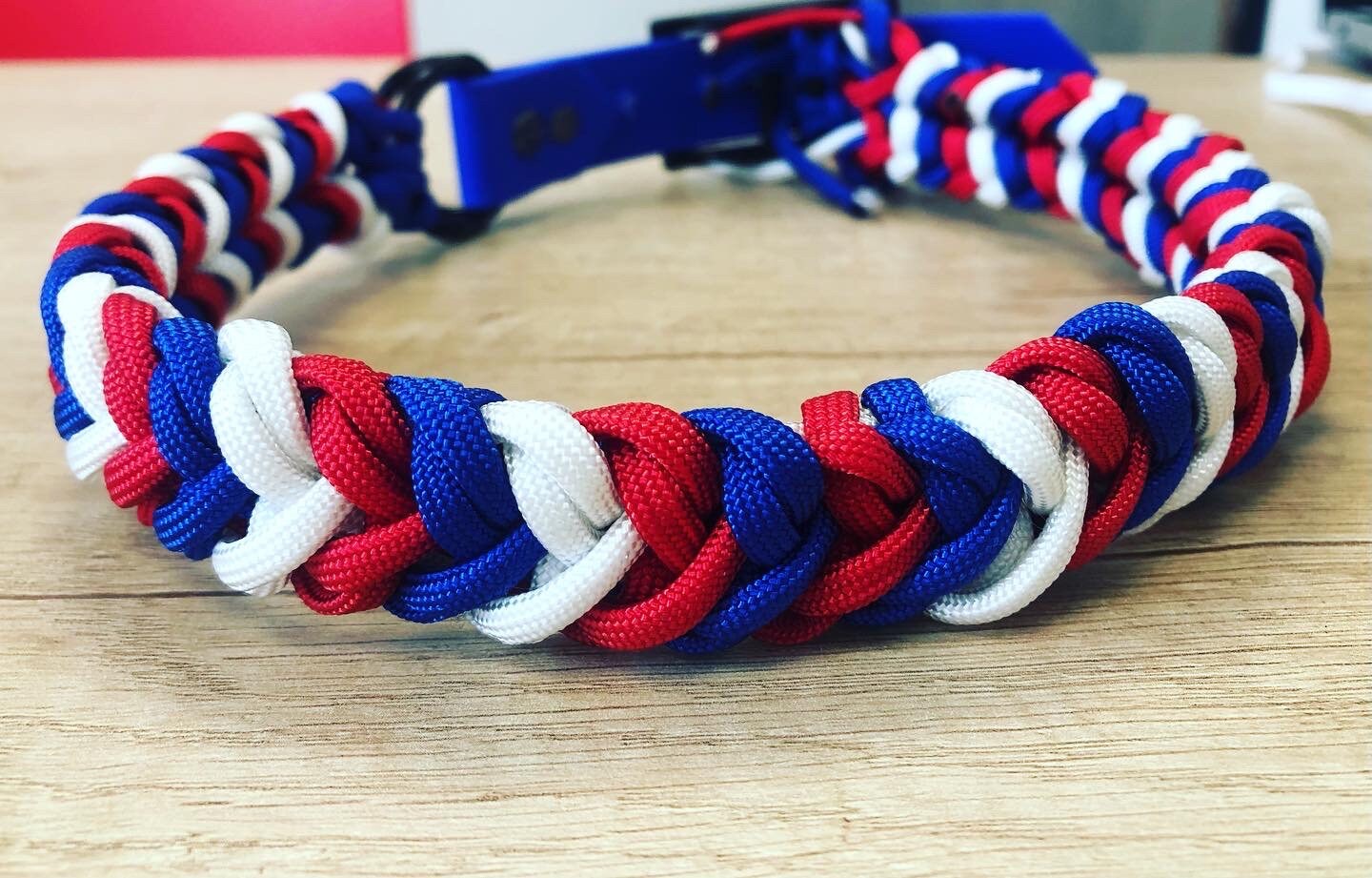 Collier en Paracord Bleu Blanc Rouge