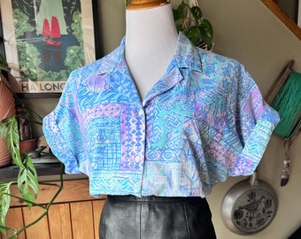 Vintage 80s Bright Pastel Polynesian Inspired Printed Top / Retro 1980s Teal Blue & Pink Button-Up Dolman Sleeve Blouse / Giovelli Petite