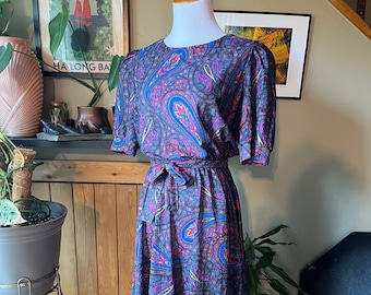 Vintage 60s 70s Boho Purple Paisley Midi Dress / Retro 1970s Jewel Tone Floral Paisley Blouson Dress / SherryLynn II / Small-Medium