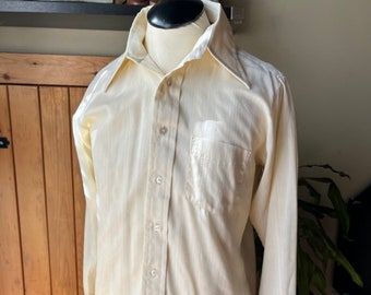 Vintage 70s Off-White Cream Dagger Collar Dress Shirt / Retro 1970s Texture Striped Disco Collar Button-Up Shirt / Prince Romano / 15.5-32