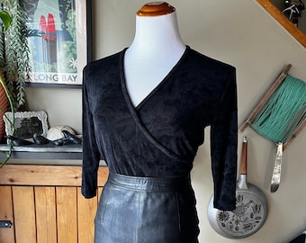 90s Black Floral Top, Stretchy Faux-Wrap V-Neck, KIM & Company