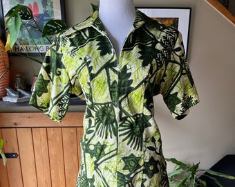 Vintage 60s 70s Sears Half Zip Hawaiian Barkcloth Shirt / Retro 1960s Green Tropical Print Dagger Collar Aloha Shirt / Sears Hawaiian