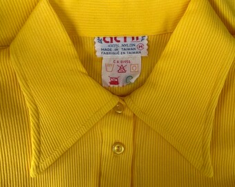 Vintage 60s 70s Bright Yellow Mod Collared Shirt / Retro 1970s Sunflower Yellow Ribbed Nylon Quarter Button T-Shirt / Act II / Small