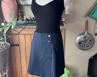 Vintage 90s Navy Blue Mini Skort / Retro 1990s Dark Blue Rayon-blend Shorts with Wrap Skirt Front / Nautical Navy Style / Preppy / 30 Waist