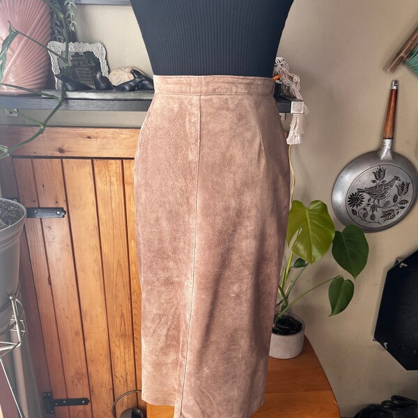 Vintage 80s Light Brown Suede High Waisted Pencil Skirt / Retro 1980s Genuine Leather Suede Western Pin-Up Style Skirt / Bagatelle / Small