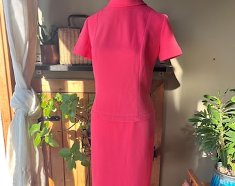 Vestido vintage de cuello alto rosa coral «Aljean of Canada» de los años 60 / Talla M