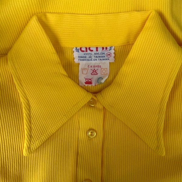 Vintage 60s 70s Bright Yellow Mod Collared Shirt / Retro 1970s Sunflower Yellow Ribbed Nylon Quarter Button T-Shirt / Act II / Small