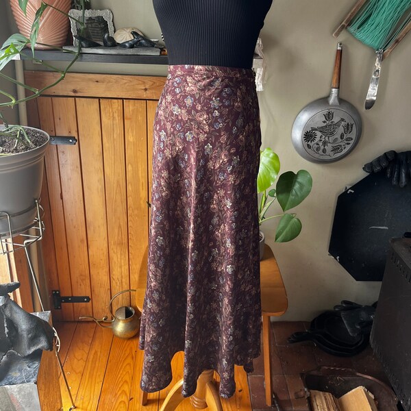 Vintage 90s Brown Floral A-Line Maxi Skirt / Retro 1990s Fairycore Grunge Flower Long Boho Skirt / 30 Waist / Large