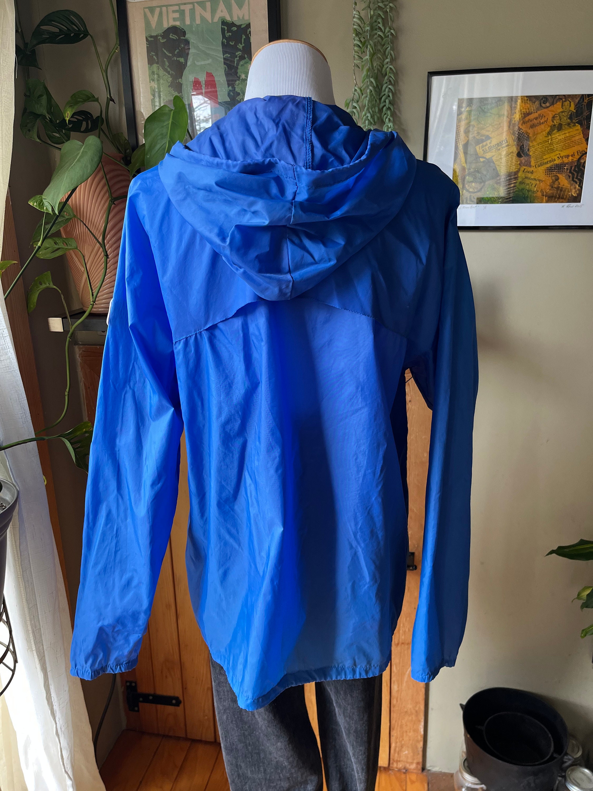 【WOOHWA】STRAP NYLON WINDBREAKER NOTCH PATCHWORK HOODED WINDBREAKER - SILVER / AZURE / BLACK