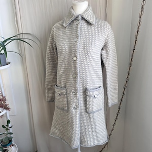 Vintage 60s Mod Custom Hand Knit Grey & White Duster Cardigan | Size Small