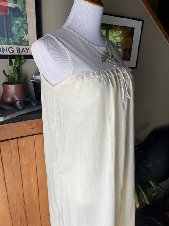 Vintage 60s Pale Yellow Babydoll Nightgown / Retr… - image 7