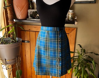 Vintage 90s Youth Size Nova Scotia Tartan Kilted Skirt / Retro 1990s Preppy Blue & Green Plaid Wrap Minu Skirt / St. Michael / 22” Waist