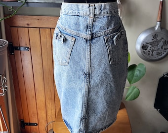 Vintage 80s ‘Mixed Blues’ Acid Wash Denim Pencil Skirt | 27” Waist - Small