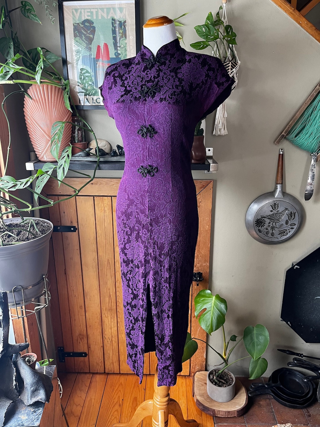 Buy Vintage 80s 90s Deep Purple Cheongsam Style Dress Retro 1990s Regal  Plum Coloured Qipao Inspired Fitted Dress Dramatix Small Online in  India
