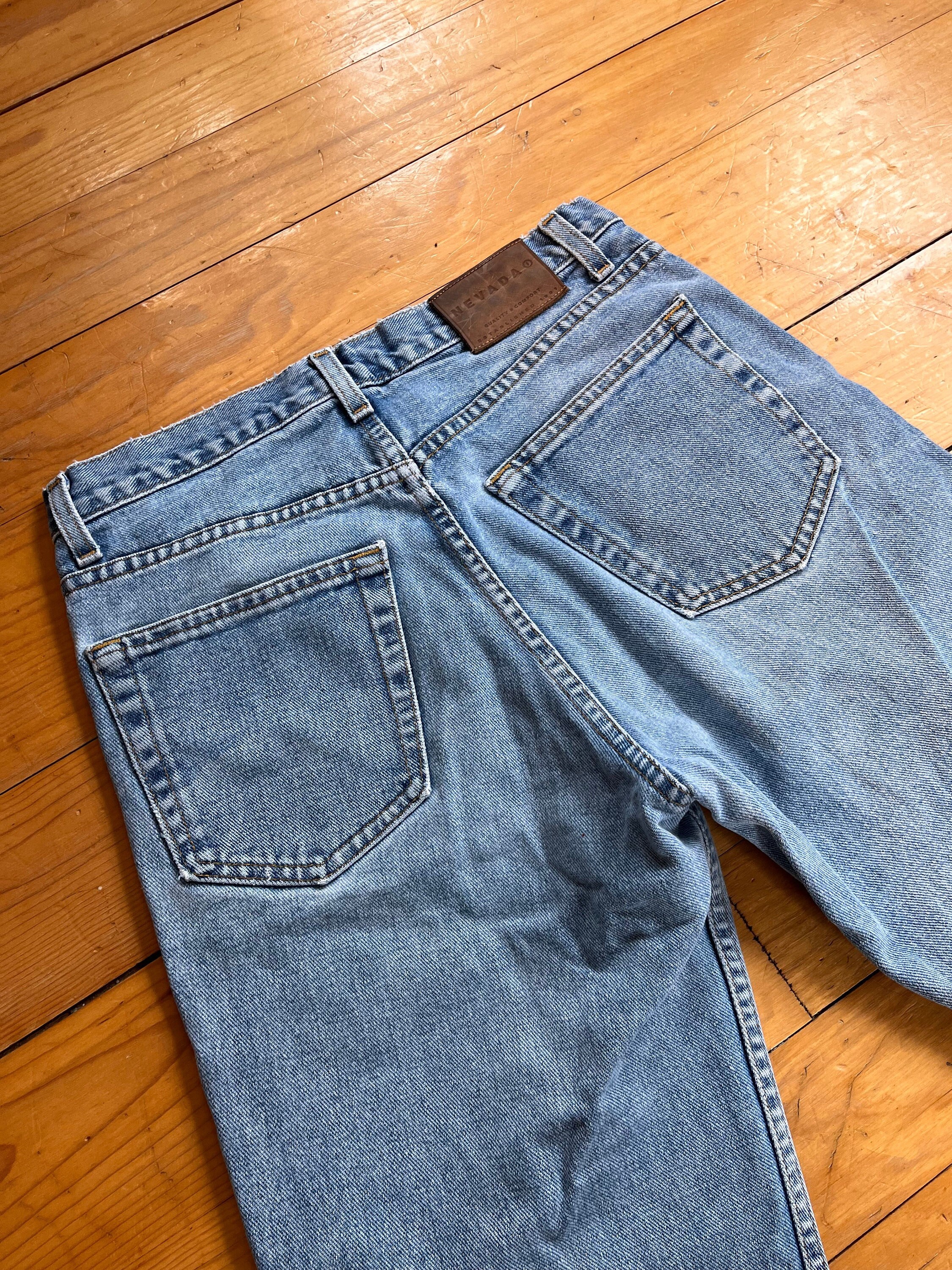 Vintage 90s “classic Fit” Light Wash Nevada Jeans / Retro