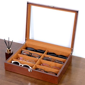 Graveren 8 Slots Zonnebril Houten Compartimenten Vitrine, grote Bril Opbergdoos, Bril Cases Display, Cadeau voor man hem Manchurian Ash-Brown