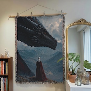Thron aus Glas inspirierte Drachen gewebte Decke | Feuerherz Fantasy Wandbehang | SJM Bücherwurm Dekor Geschenk