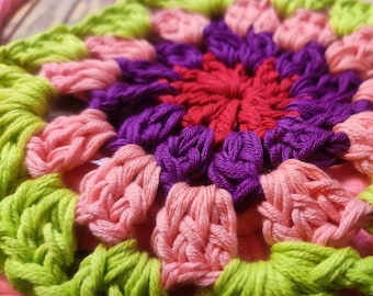 Modello facile per il quadrato della nonna primaverile in PDF, modello per quadrato della nonna all'uncinetto, motivo per coperte, cuscini e abbigliamento, modello passo dopo passo