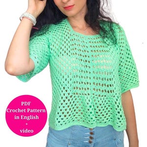 Modello di camicetta a maniche corte esagonale all&#39;uncinetto nelle taglie S/M/L/XL/2XL/3XL/4XL/5XL in PDF