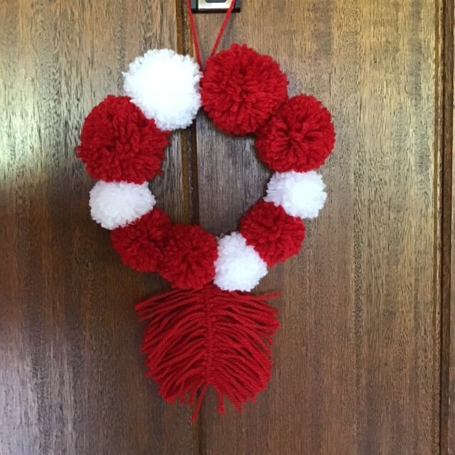 Couronne de Noel Pom Blancs et Rouges