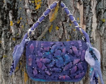 Einzigartige türkis violette Filztasche.Filz Tasche.Handtasche.Handtasche an einer Kette.Kunst Tasche.Blumen Tasche