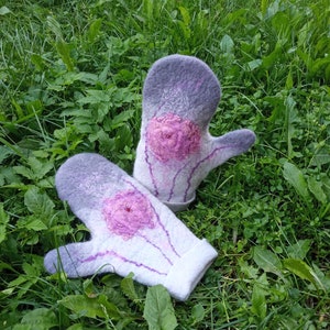 Womens felted mittens of gray merino wool.mittens a gift.warm felted mittens.original winter mittens.Christmas gift.wool felt mittens