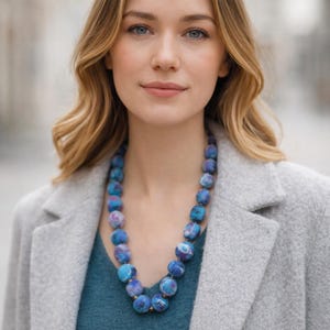 Gefilzte Halskette aus Merinowolle - Boho Türkis Lila langer Perlenschmuck