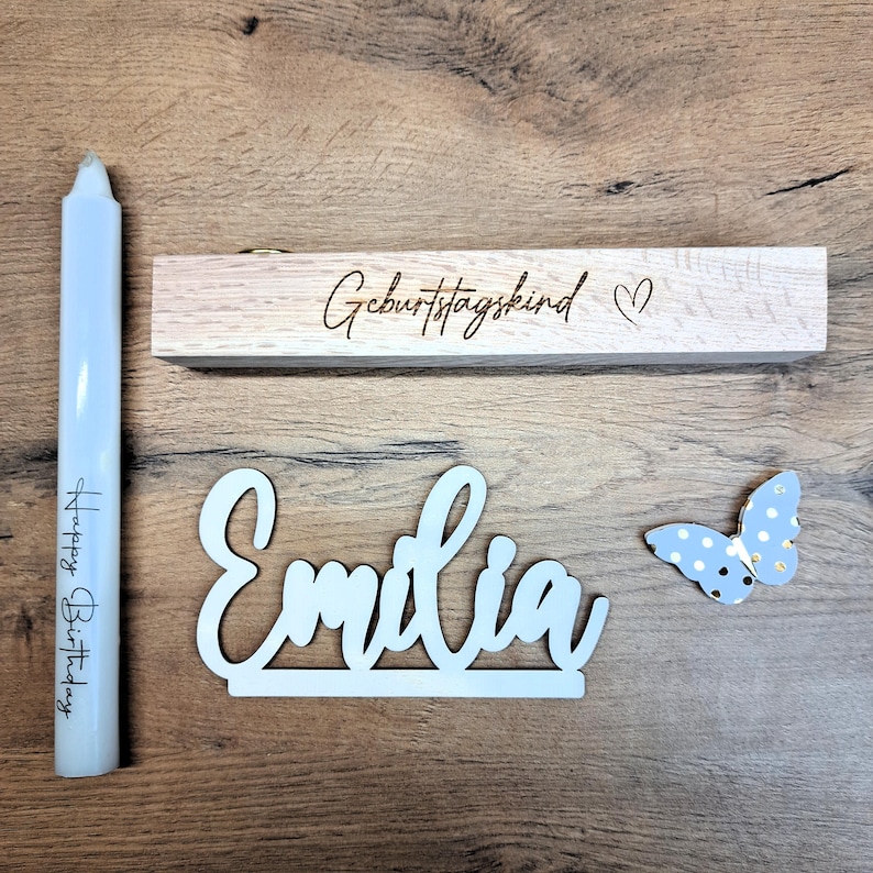 Geburtstagsteller personalisiert
Holz Geburtstagsteller
Geburtstagsdeko Kinder
Kindergeburtstagsdeko
Kerzenhalter Holz Geburtstag
Personalisierter Geburtstagsteller Holz
Geburtstagsgeschenk Kind
Geburtstagsteller mit Namen
Erster Geburtstag Geschenk