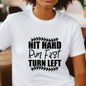 Hit hard, ren snel, draai links - T-shirt voor honkbalfans