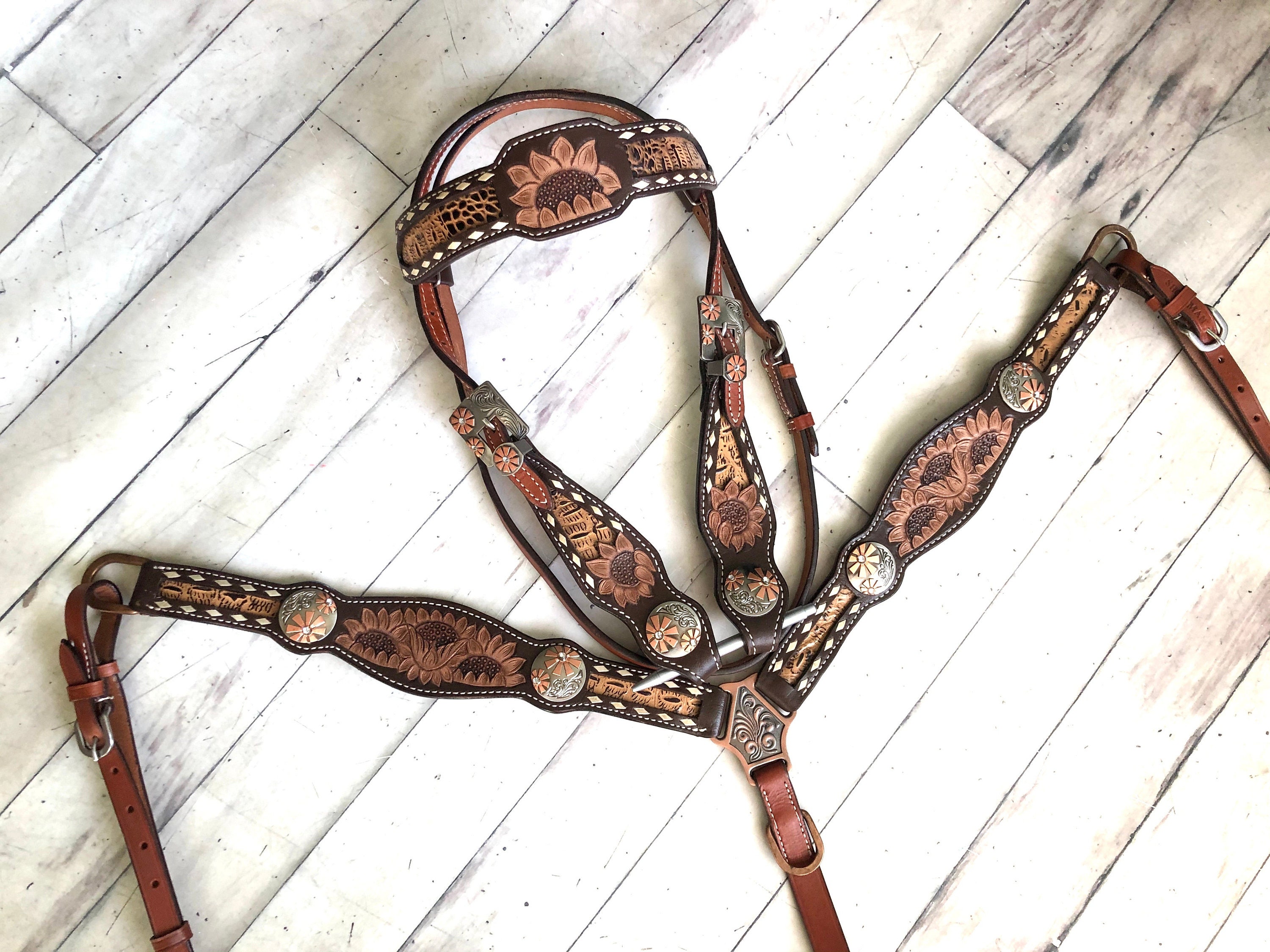 Bavette D'encolure Western En Cuir Sculpté - Aledosaddlery, Fait Main
