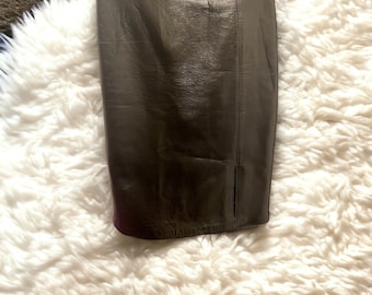 Vintage black genuine leather pencil skirt. M