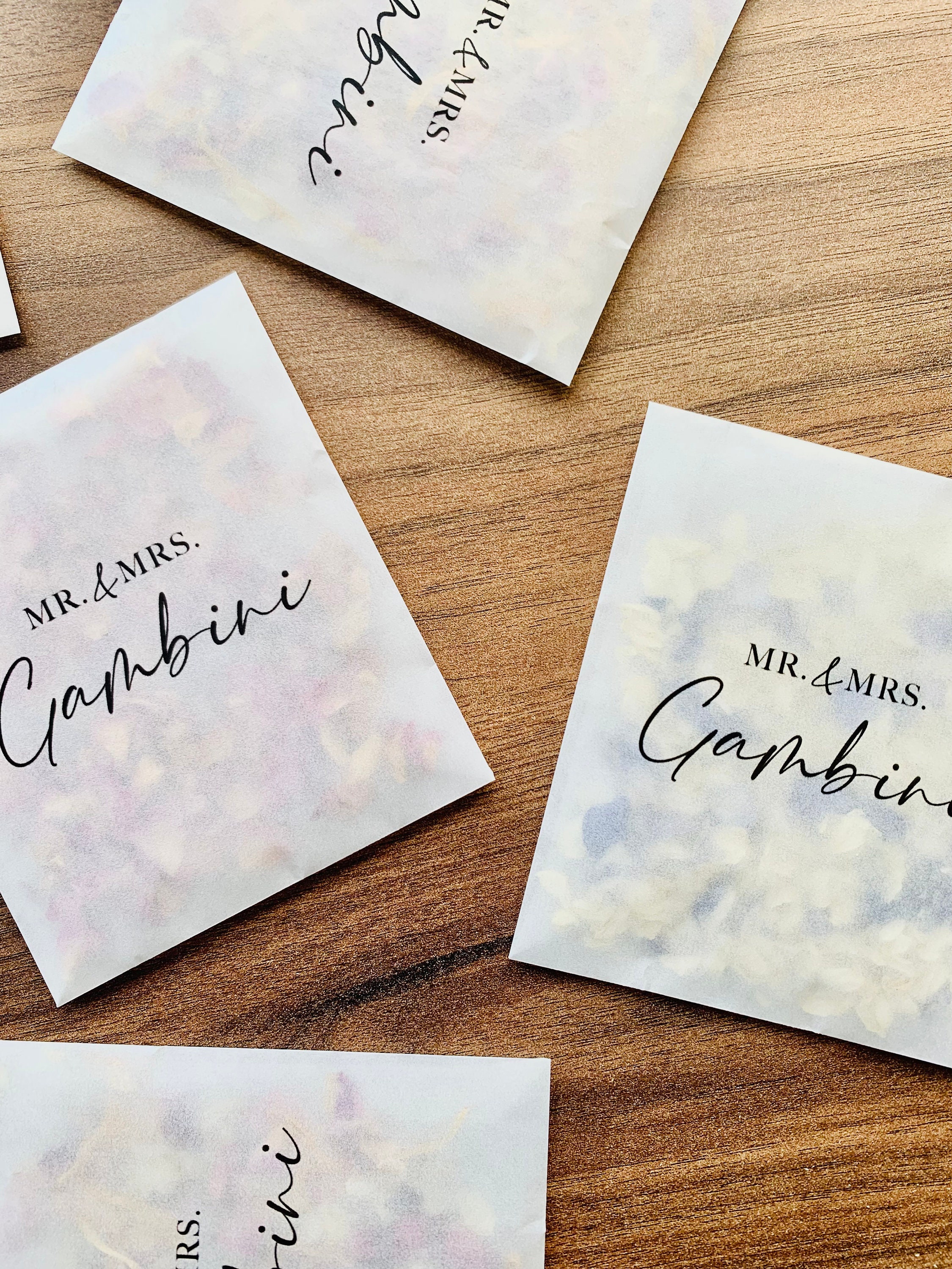 50 x Biodegradable Personalised Confetti Packets | Real Flower Petal Wedding Confetti | Natural | Personalised Mr(s) & Mr(s)