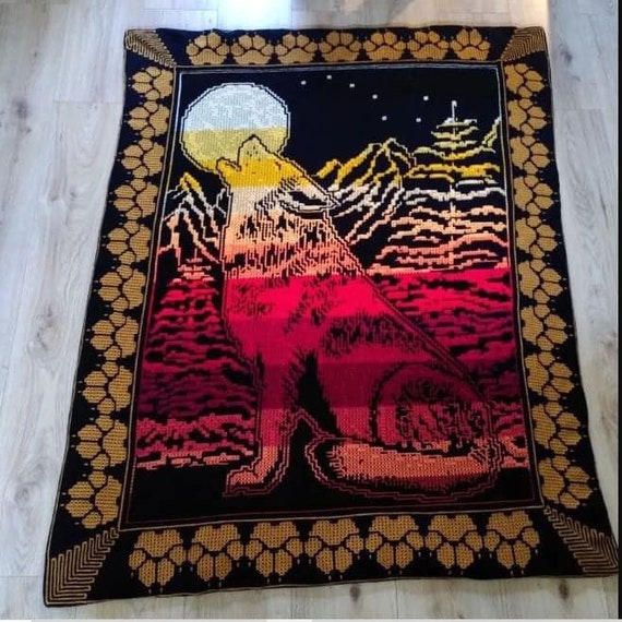Wolf Howling to the Moon, Interlocking Filet Crochet and Overlay