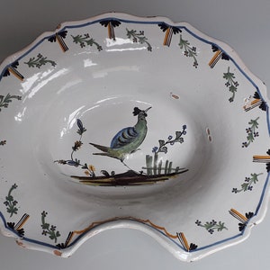 Nevers Earthenware Beard Dish - 18th Century Period - Bird Decor