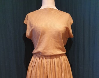 Vintage jaren 1950 goud / beige volledige rok jurk