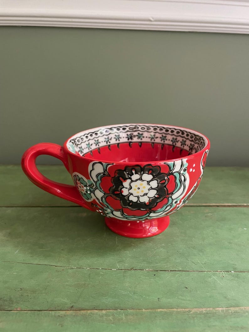 Anthropologie Elka Ayaka kaffekopp röd fot vridet handtag bild 4