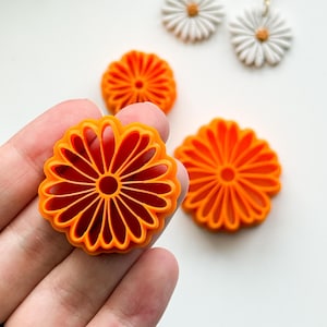 Emporte-pièce en forme de fleur en pâte polymère Daisy #2 | Outils pour pâte polymère | Outils de bijouterie | Fabrication de boucles d&#39;oreilles | Outils d&#39;argile à gaufrer