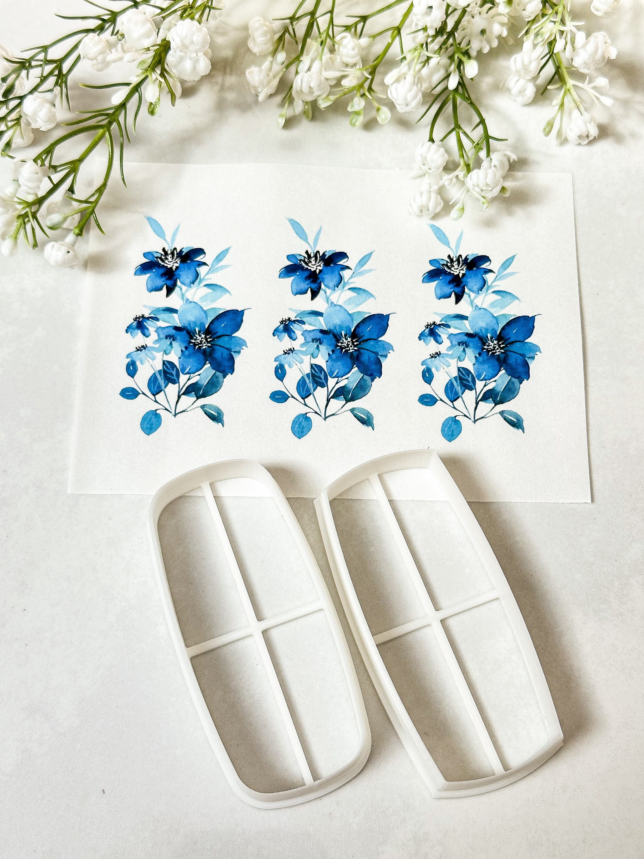 L014118 Chocolate Transfer Sheets - Blue Flowers White