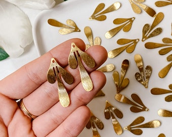 10pcs Textured Leaf Shaped Brass Charms