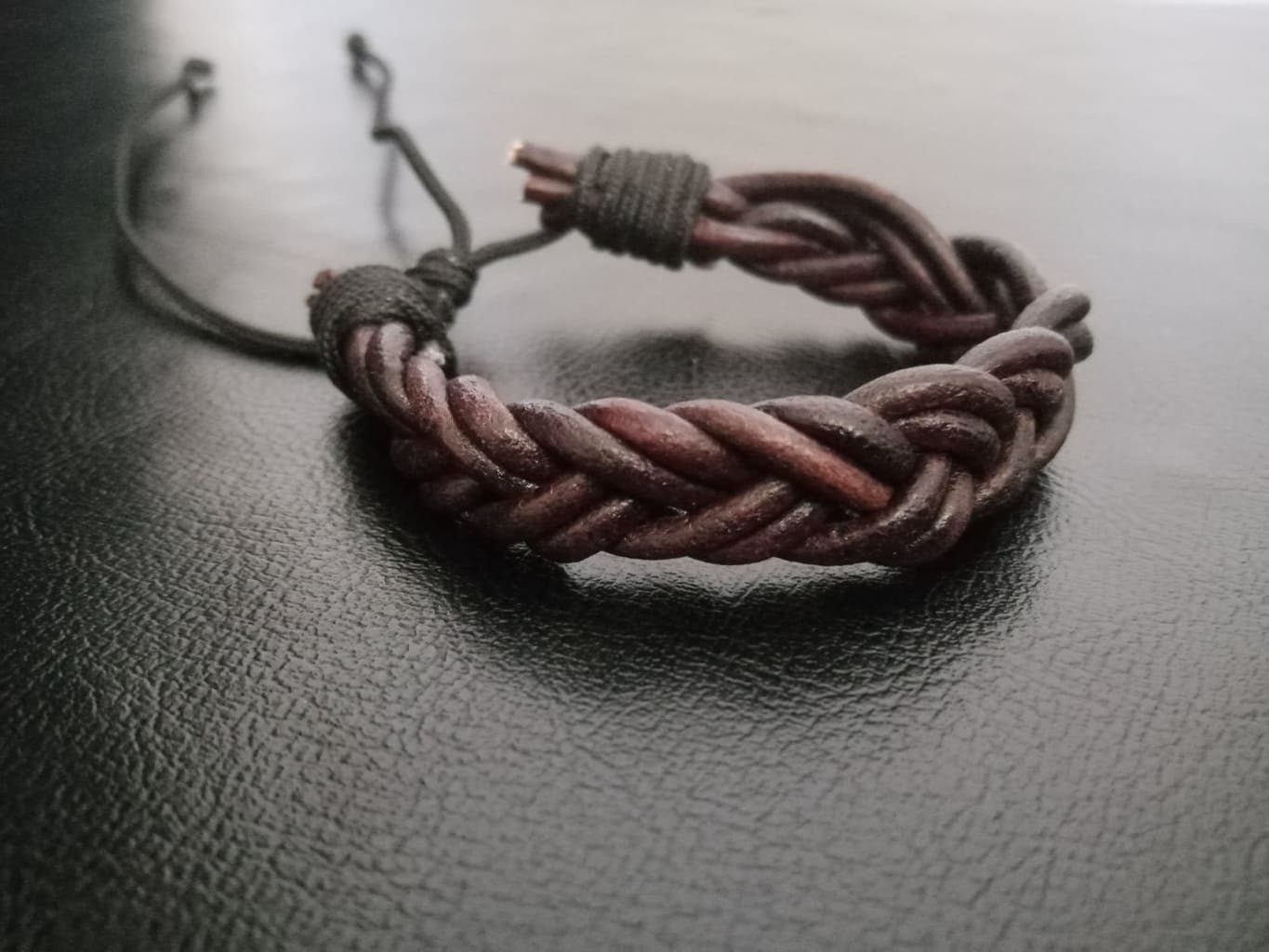 crochet bracelet pattern including video tutorial - Wilmade