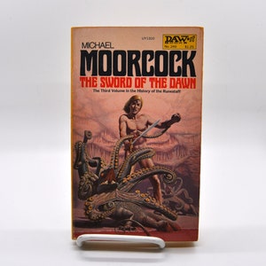 The Sword of the Dawn - Michael Moorcock - 1977 DAW Paperback No. 249 - Cover by Richard Clifton-Dey - Runestaff #3