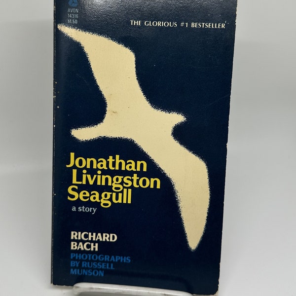 Jonathan Livingston Seagull - Richard Bach - 1973 Avon Paperback - Photos by Russell Munson