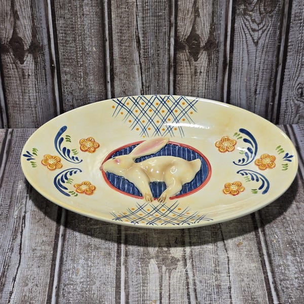 Vintage Folk Art ceramic bunny wall plate