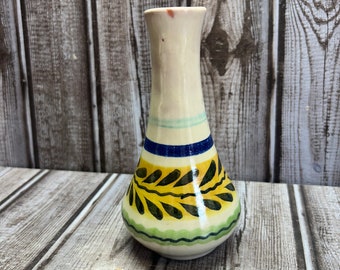 A T Gio Mexican Signed Pottery vase