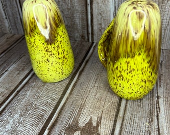 MCM Green Speckled Salt and Pepper Shakers - Etsy MCM Green Speckled Salt and Pepper Shakers - Etsy