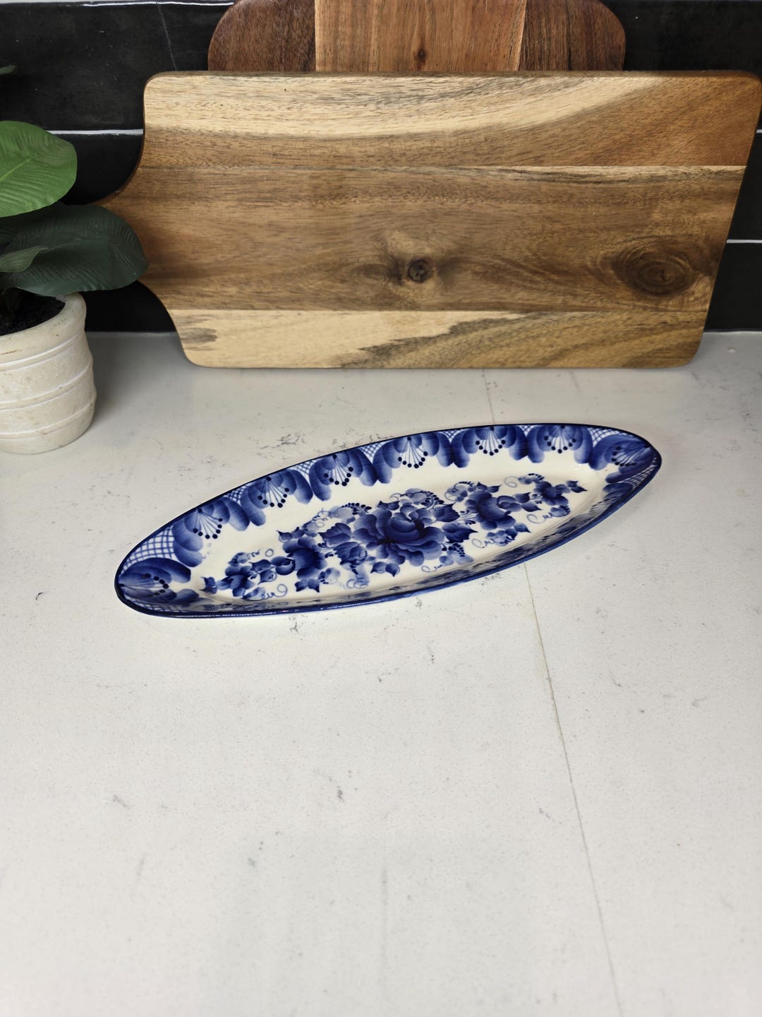 gzhel-porcelain-oval-plate-dish-holder-hand-painted-blue-and-white