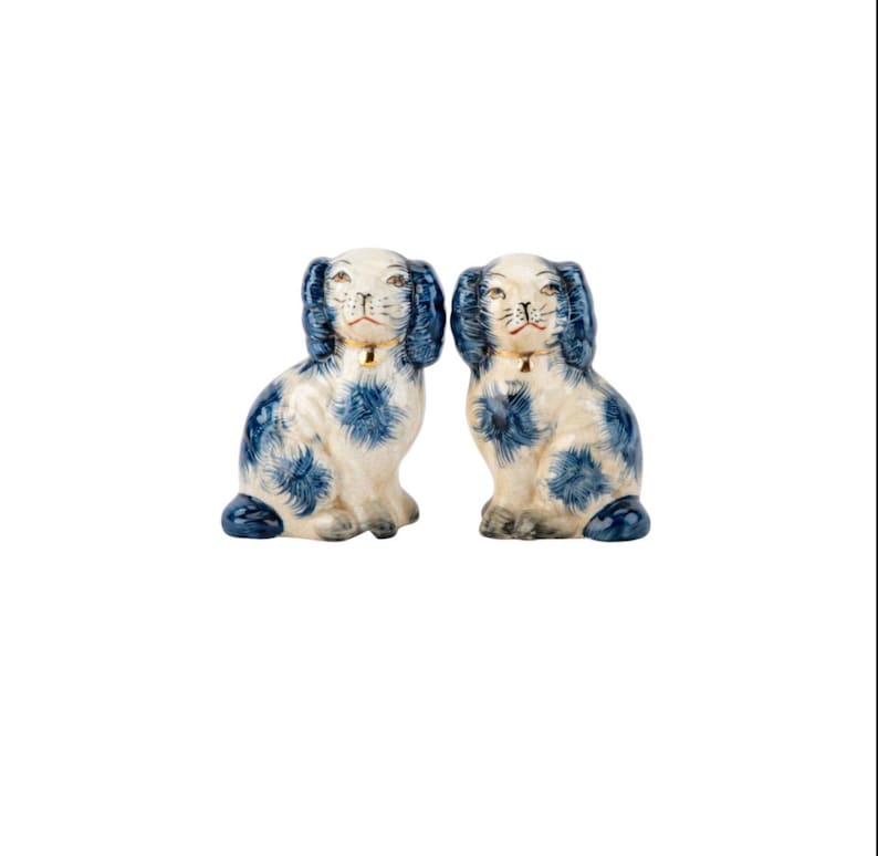 GraceHarrisCo Staffordshire Dog Salt and Pepper Shaker