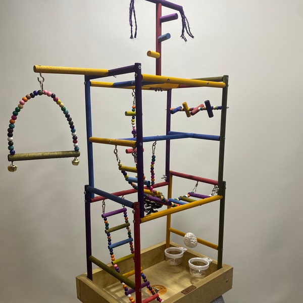 Gimnasio para loros, parque infantil para pájaros coloridos, juguetes para pájaros, puesto de juegos para pájaros, juguete Conure, juguete cuáqueros, hecho a mano, columpio para pájaros, árbol de perca y columpio