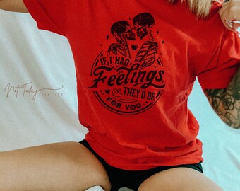 Maglietta Feelings For You: Maglietta comoda con colori vivaci per San Valentino e scheletro spettrale